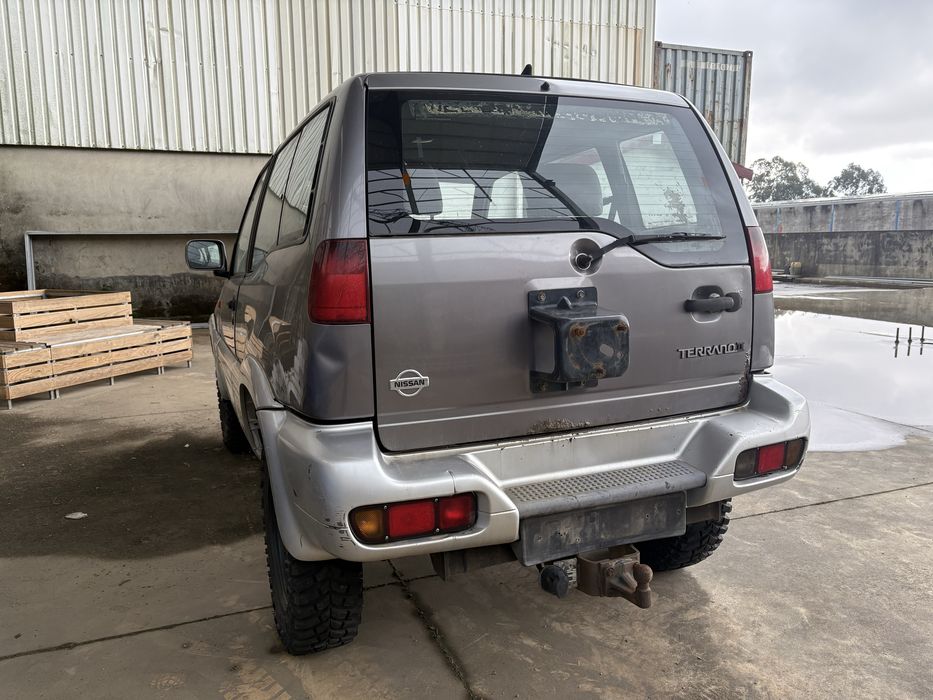 NISSAN TERRANO para peças
