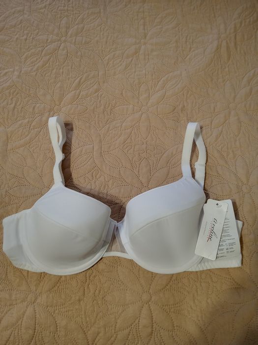 Бюст Мілавіца Білорусь бренд Авелін