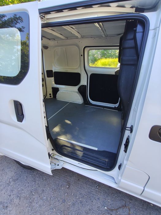 Продам Nissan E NV200 2015