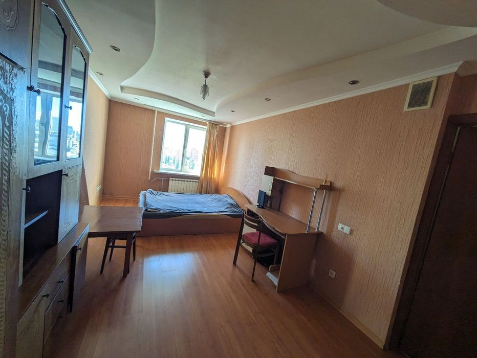 метро Черниговская - пешком Хозяева