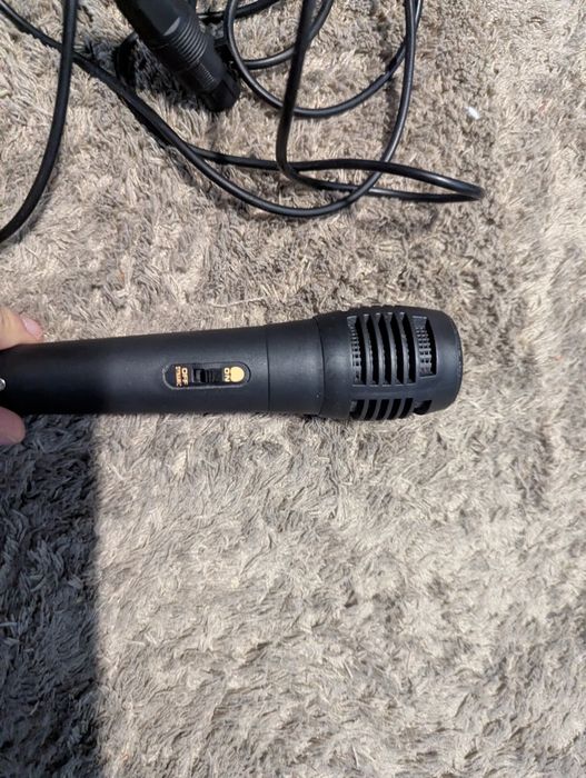 Mikrofon stan uszkodozny.