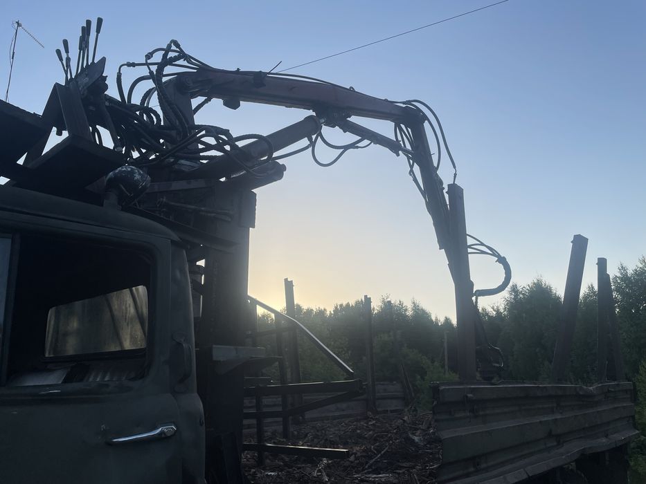 Зіл 131 зил лісовоз дизельний двигун маніпулятор 7м