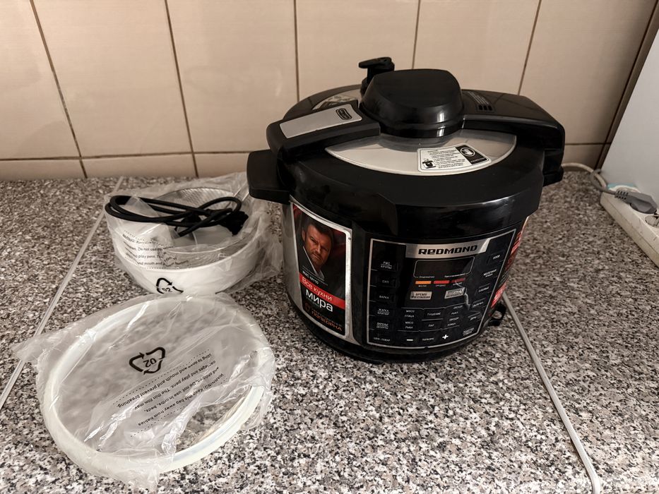 Мультиварка скороварка Redmond RMC M110