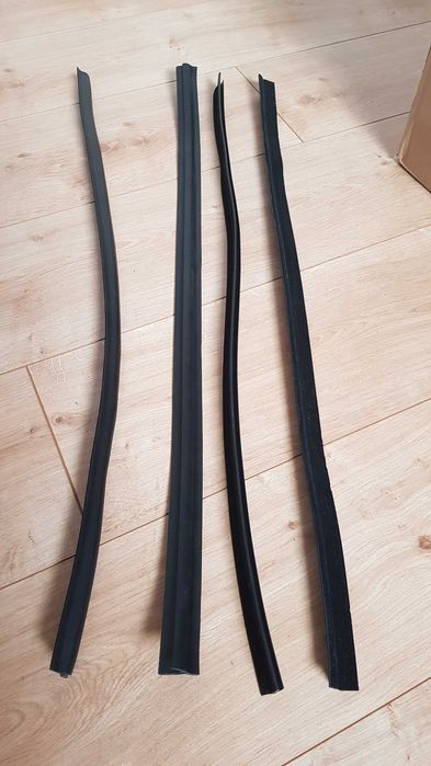 Mercedes W123 - Set 4 Vedandes Exteriores Janela (Novo)