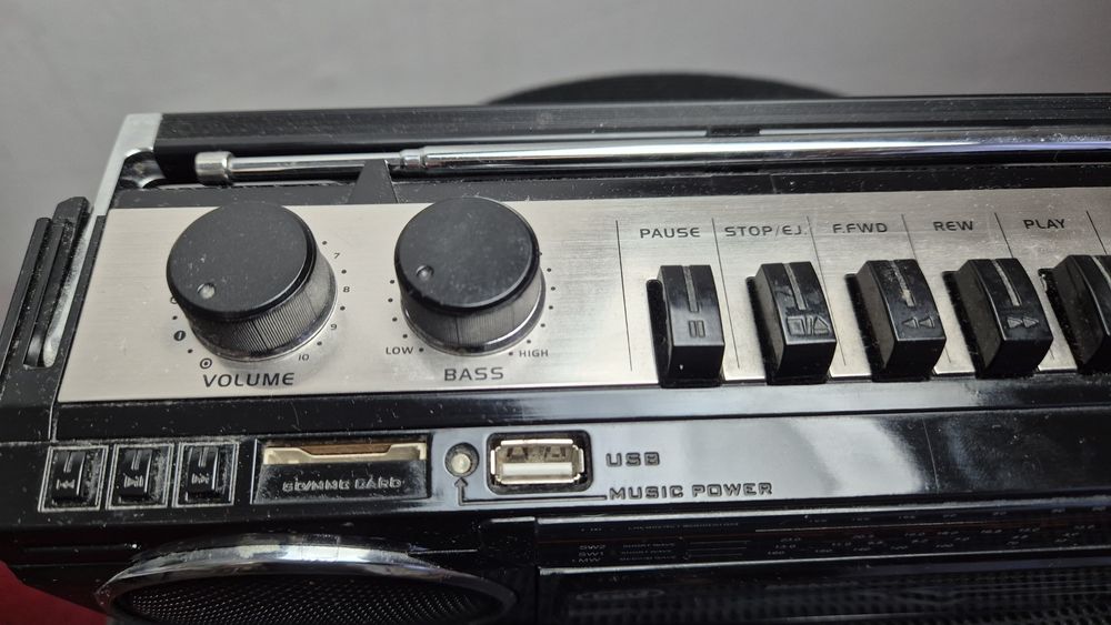 Trevi RR 501 BT – radiomagnetofon Bluetooth USB SD MP3 – stan bardzo d