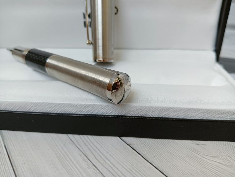 Кулькова металева ручка роллер Махатма Ганди карбон