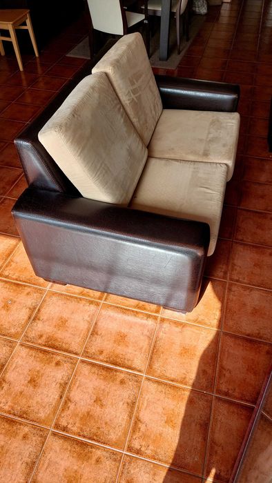 Sofá em pele 3 lugares Styline – SÓ 80 EUROS!