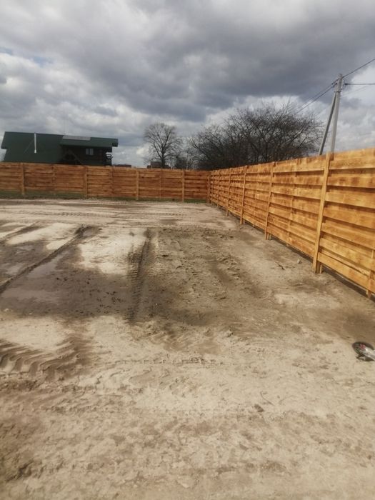 Деревяний забор.