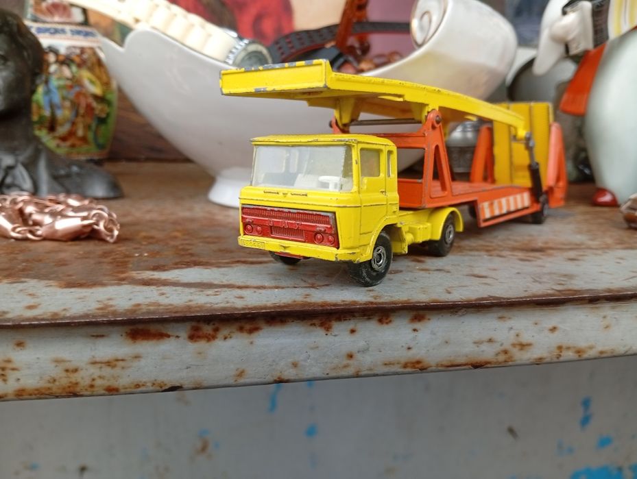 Машинка автовоз  мачбокс