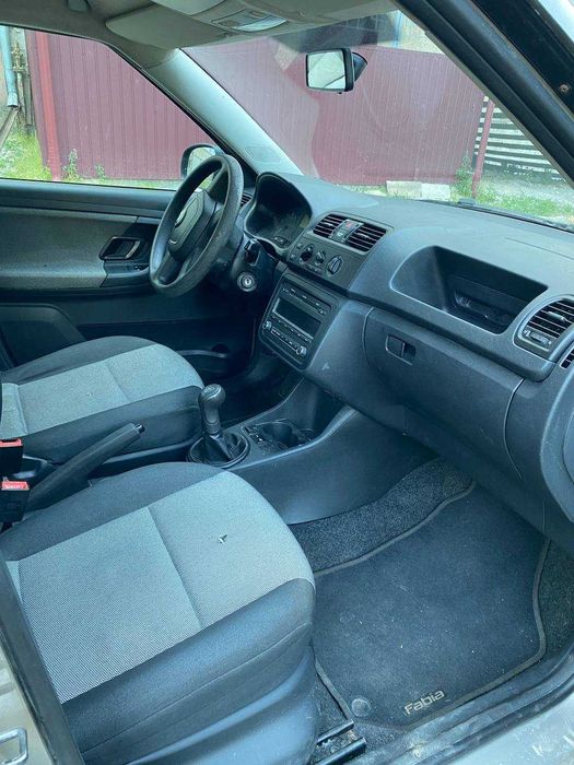 Оренда авто Skoda Fabia 470 грн, газ/бенз Шкода Фабія, таксі, доставка