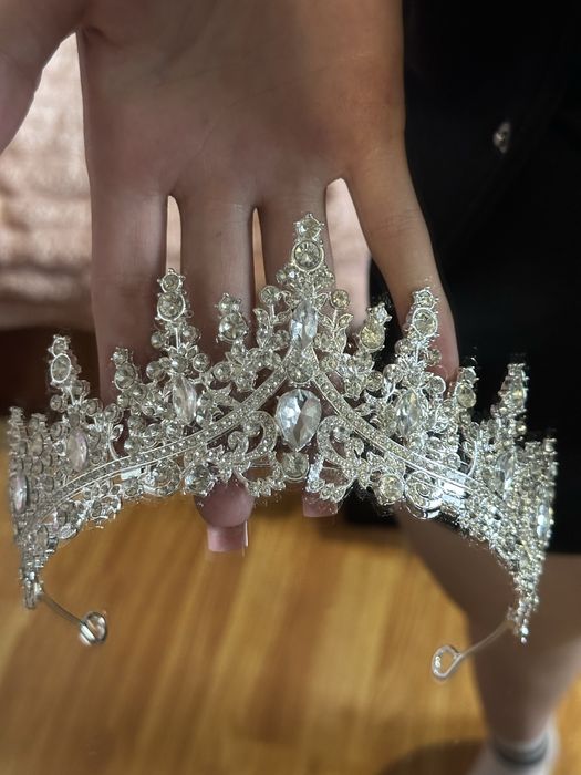 Корона для весільної зачиски