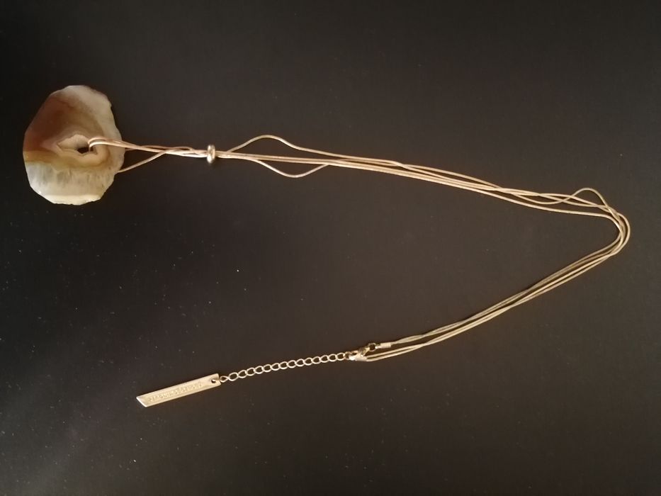 Colar com pedra natural