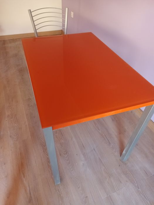 Mesa de cozinha 1mx60cm e duas cadeiras