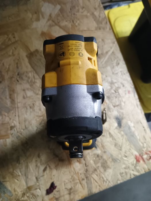 Klucz udarowy DeWalt DCF921