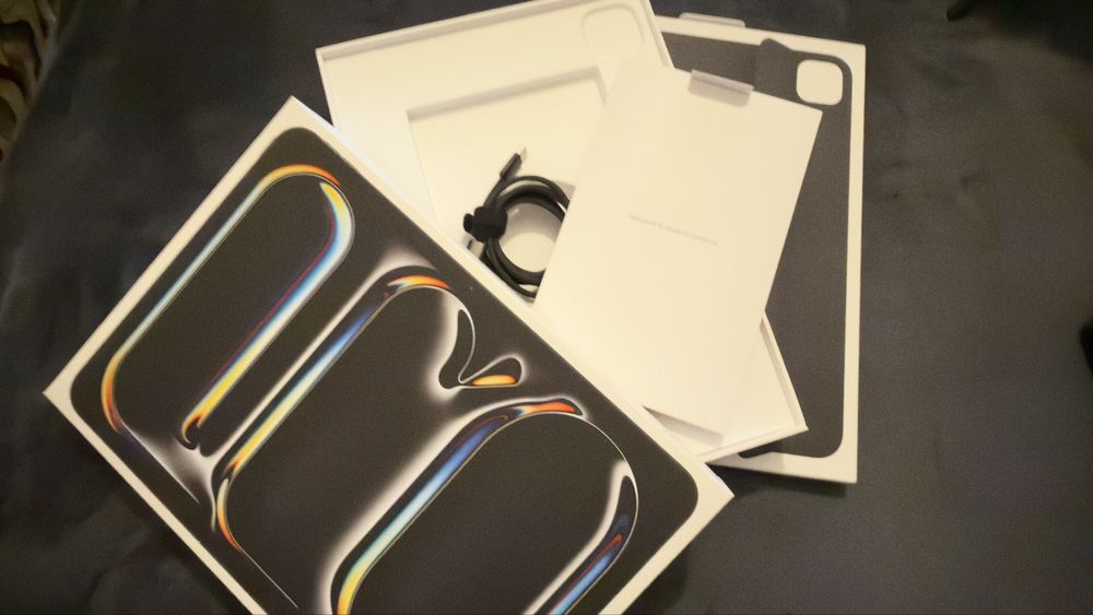 iPad Pro M4 11" 512GB Wi-Fi Preto + Smart Folio - Imaculado