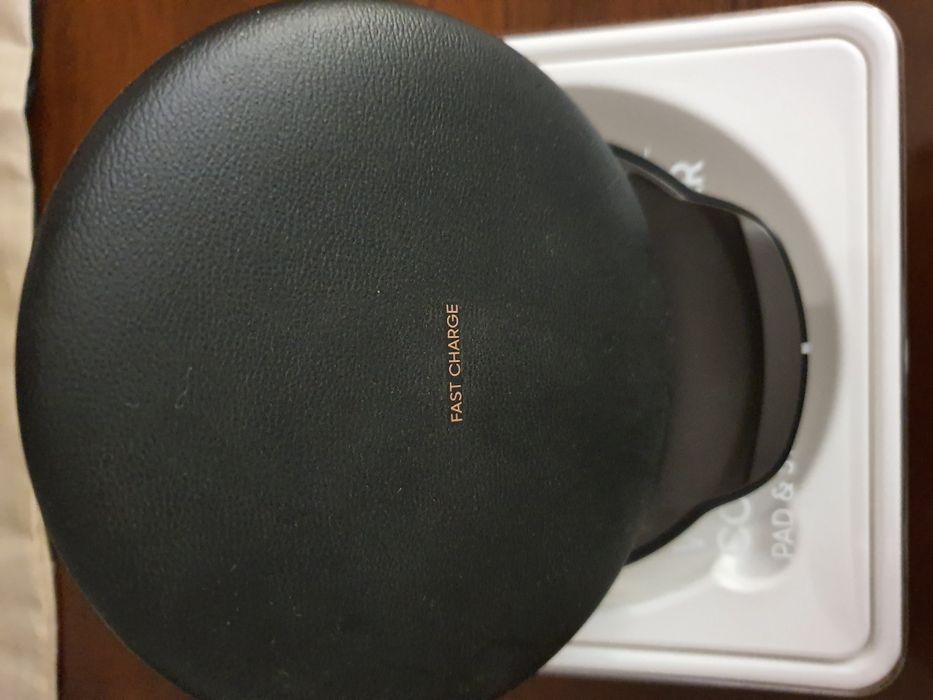 Carregador de Secretária Samsung.