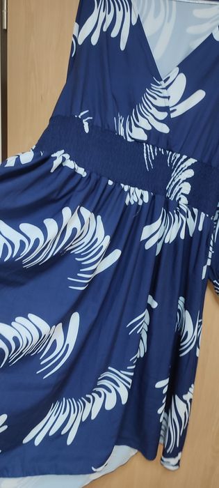 Zwiewna sukienka plus size 54/56