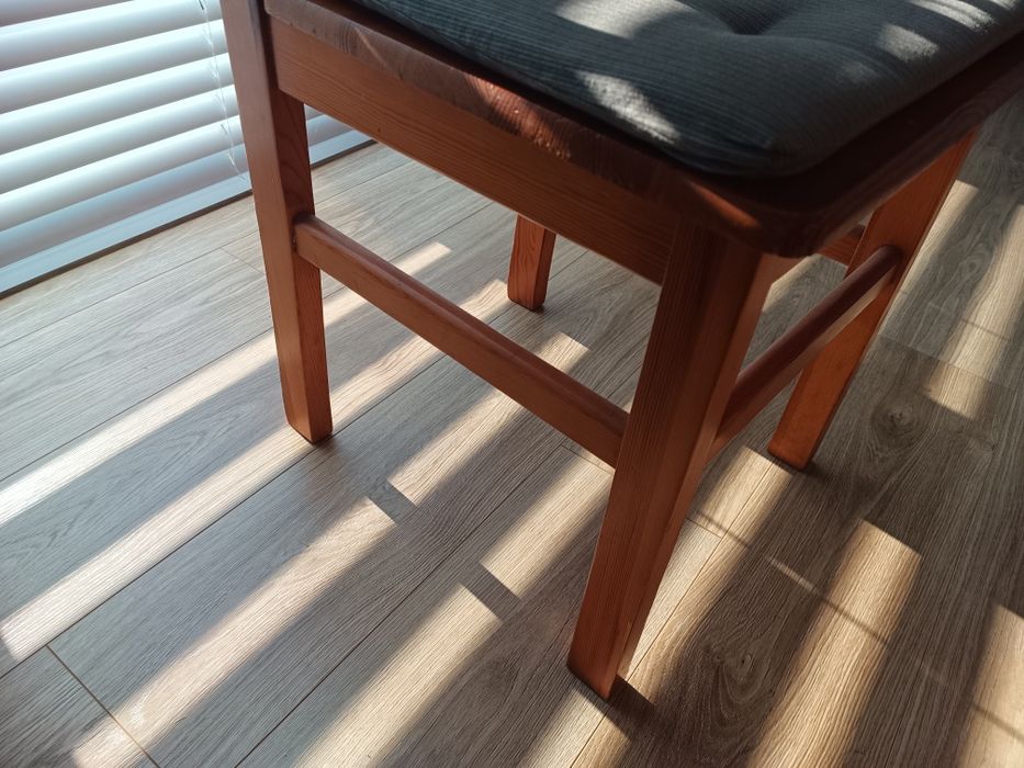 Stół z krzesłami (6 krzeseł)komplet