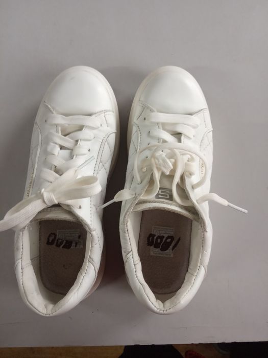 Кросівки,розмір 34,)