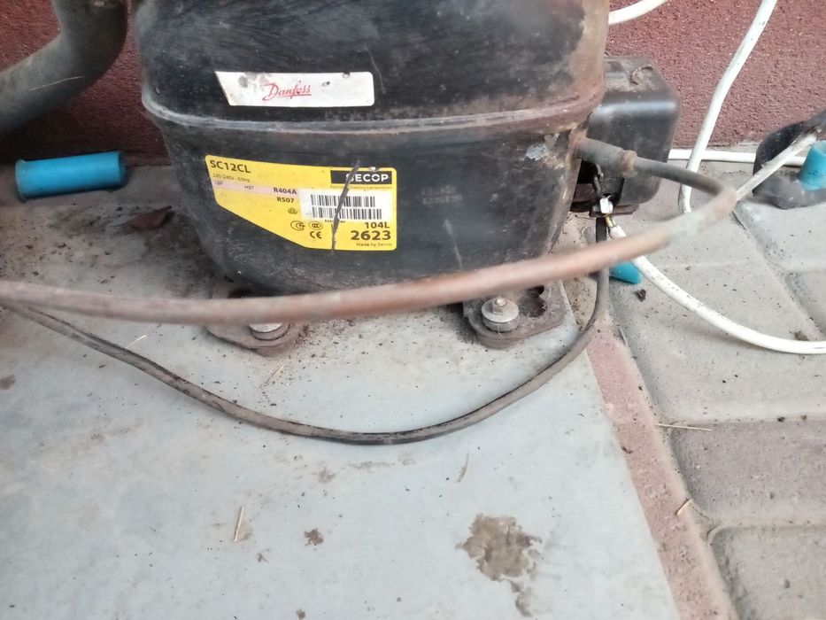 Компресор холодильної вітрини