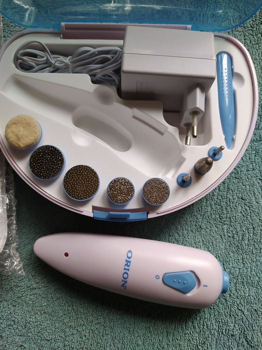 Набір для манікюру і педикюру. Новий.