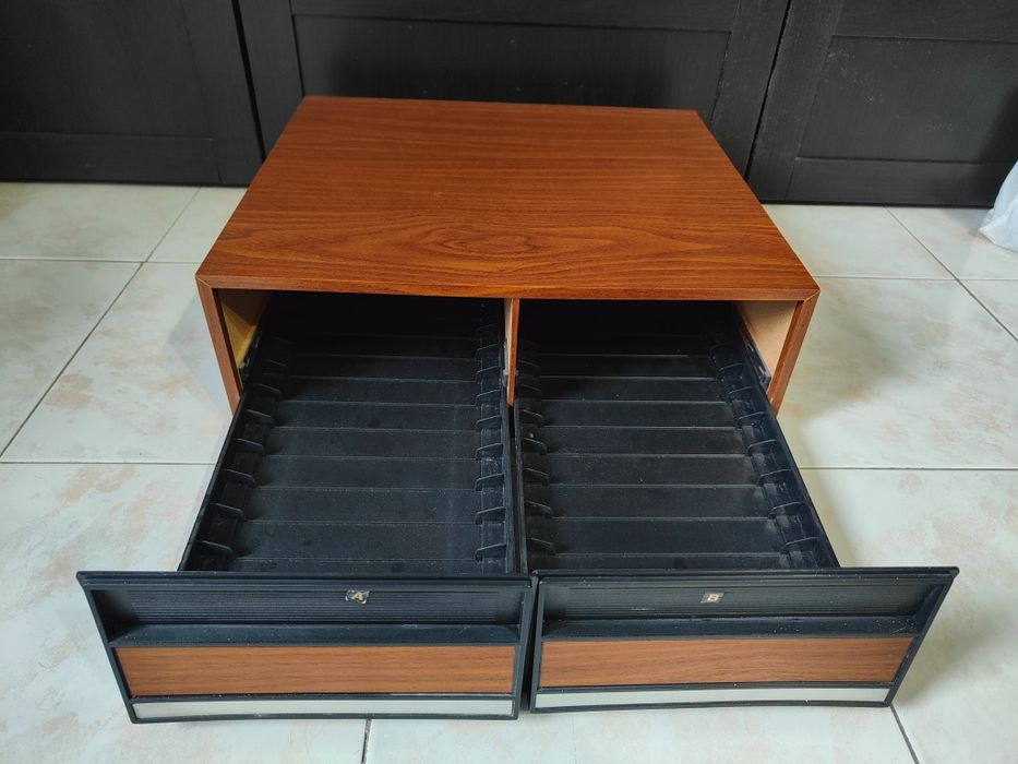 Caixa para guardar VHS