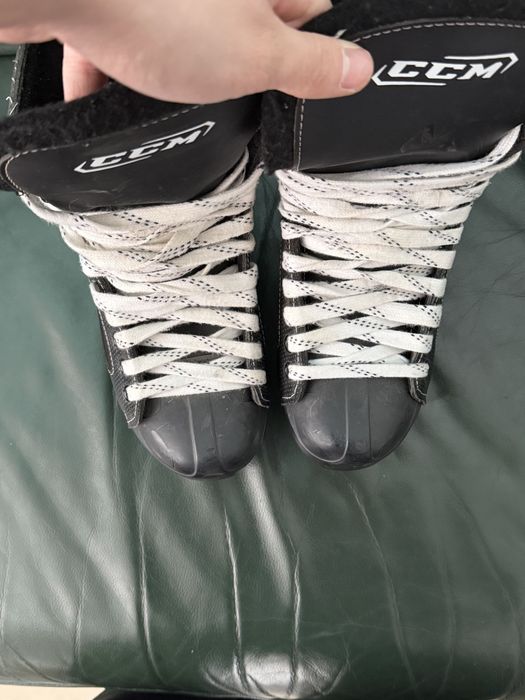 Хокейні коньки CCM Intruder