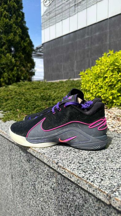 Nike LeBron XXII "Blacklight" [EUR 42, 42.5, 47.5] NEW