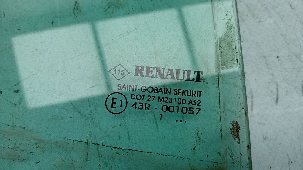 Vidro triangular da porta trás direito RENAULT Clio III (BR0/1, CR0/1)