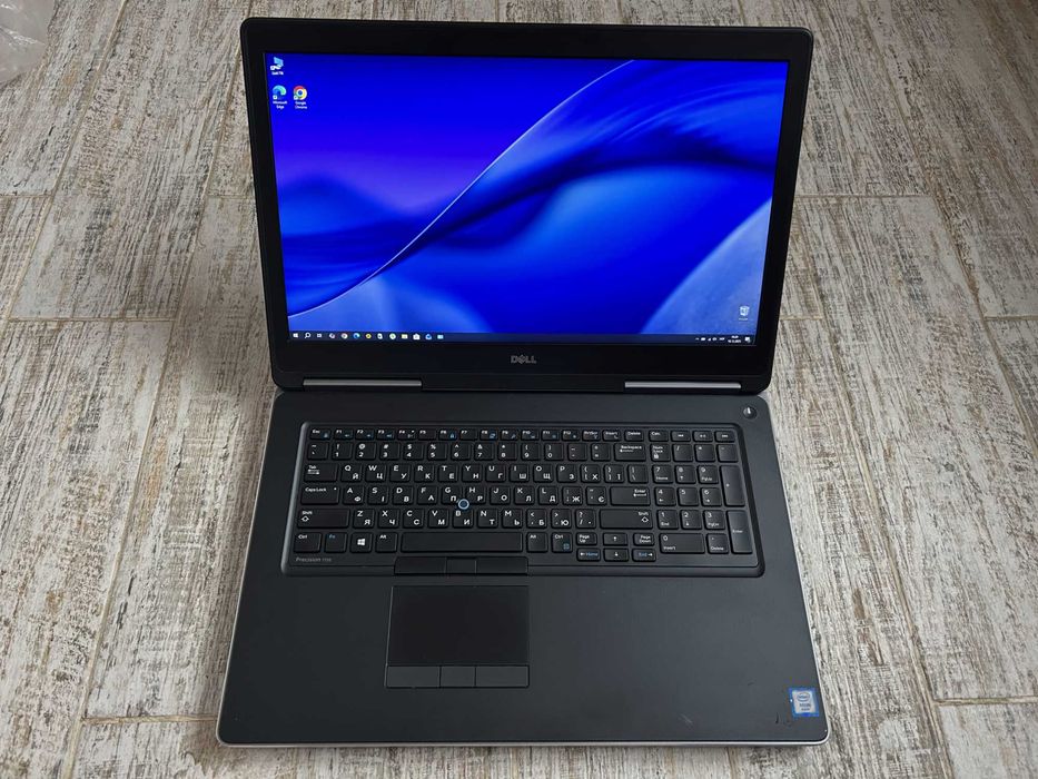 Dell Precision 7720 (17', Intel i7 7700, DDR4 32Gb, SSD, NVIDIA 4Gb)