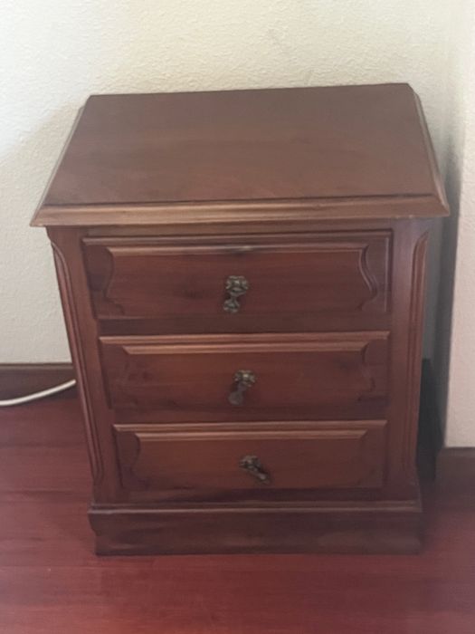 Quarto Vintage Anos 80 Madeira Maciça | Estilo D. Maria | Colchão 133x183 |
