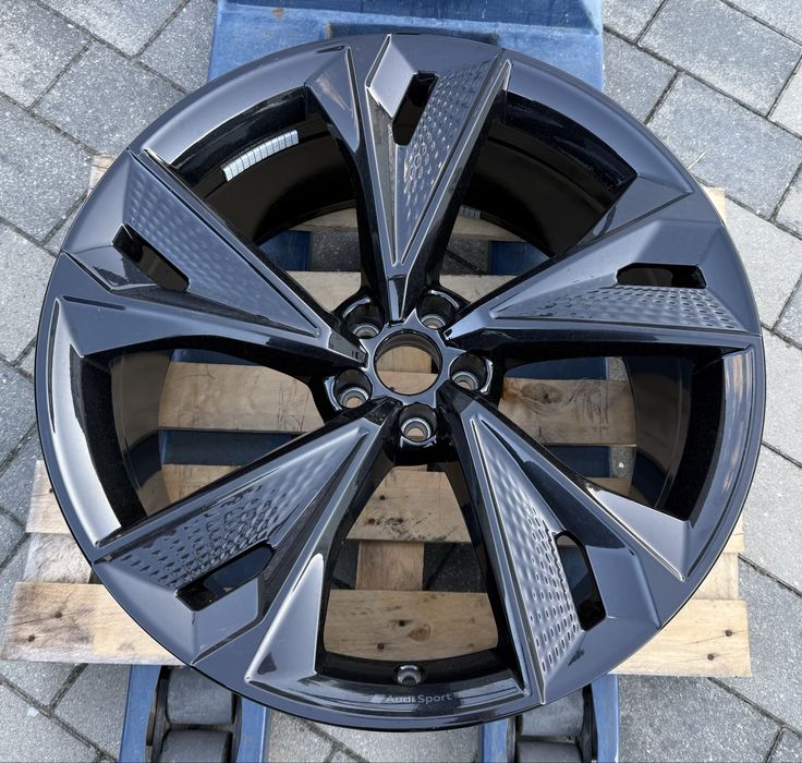 Felga Audi 22 RS6 RS7 C8 5x112 10.5J ET19 4K06.0.1025DG