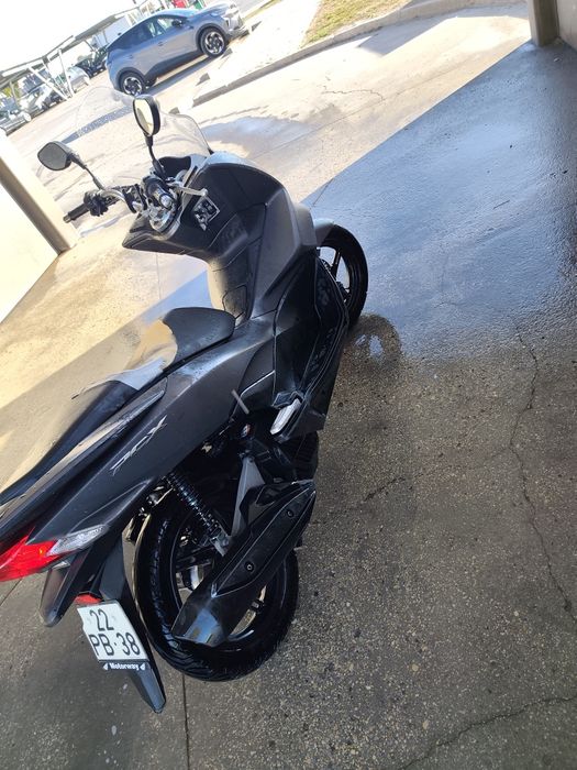 PCX 2014.o motor foi feito e revisado recentemente.