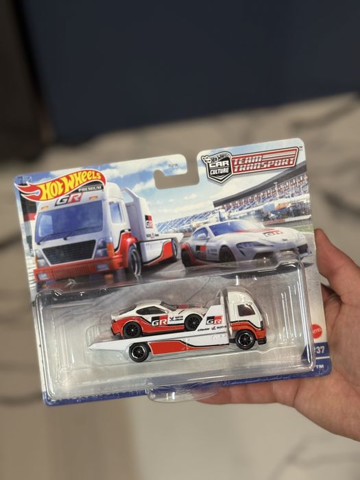 Hot Wheels Premium ’21 Toyota Supra GR i laweta Aero Lift Gazoo Racing