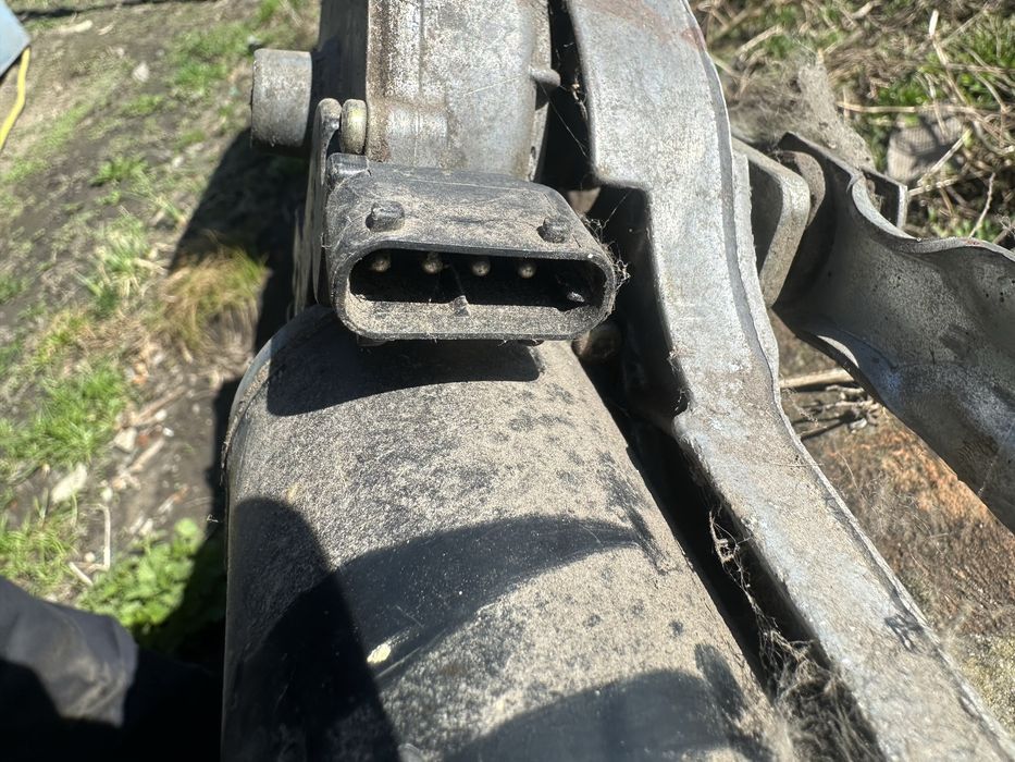 Трапеція дворників бмв е39