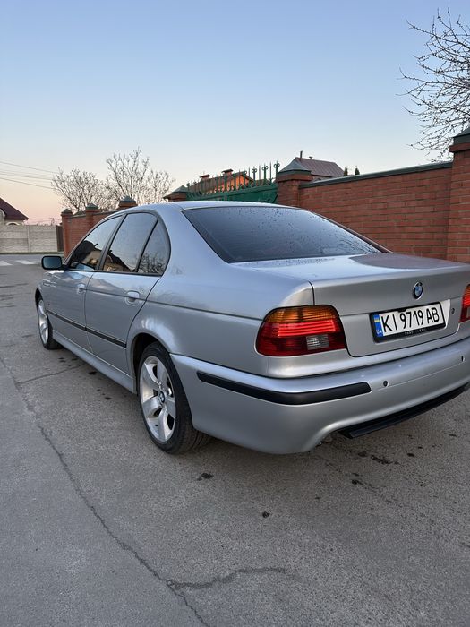 Продам BMW E39 520 m-look