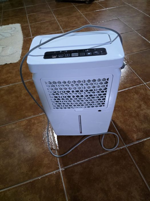 Desumificador em bom estado ainda não caixa
