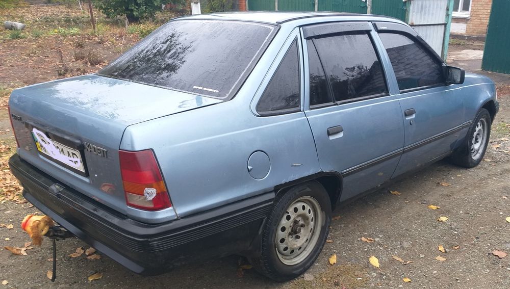 Продам автомобиль Опель Кадет в хорошем состоянии вложений не требует.