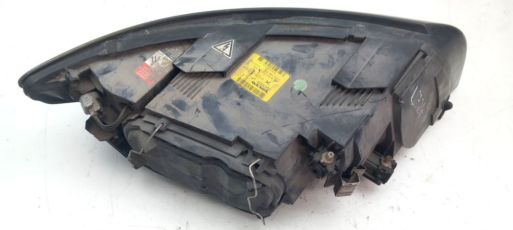 Ótica / farol esquerda VOLVO V50 (MW)