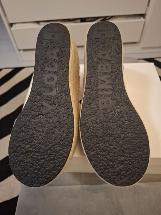 Sandálias 36 em Pele Bimba y Lola NOVAS