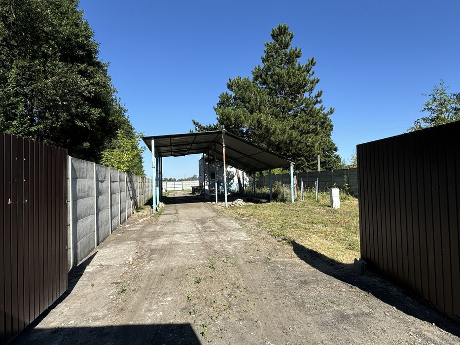 Wynajme działke 1400 m2 Utwardzona z Wiatą i Budynkiem Gospodarczym