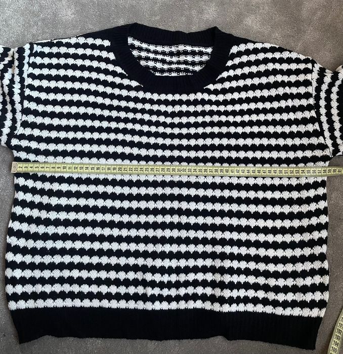 Sweter w paski..
