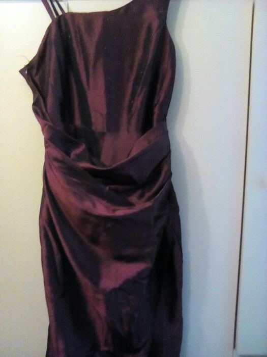 Sukienka bordowa z tafty