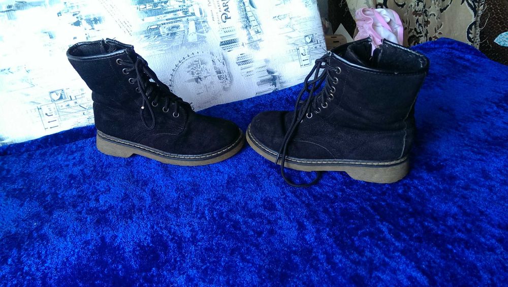 Замшевые ботиночки Fashion 36р в прекрасном состоянии