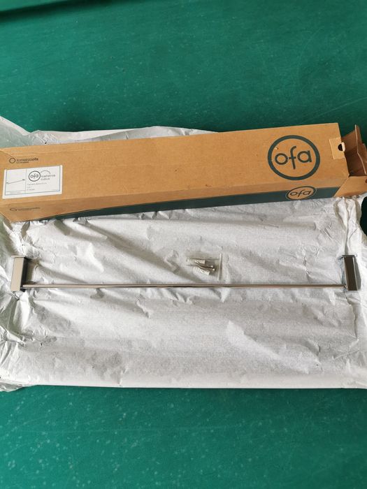 Toalheiro 60 cm - Novo