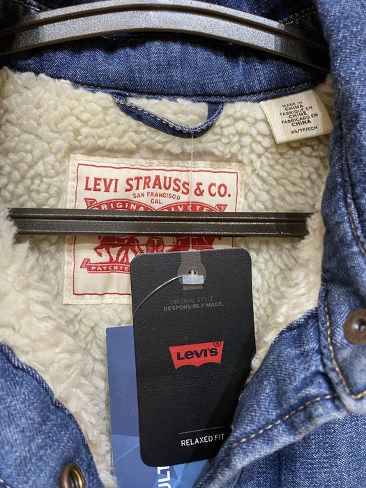 Джинсова куртка жіноча Levis