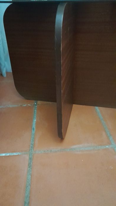 mesa de sala, base madeira e tampo vidro