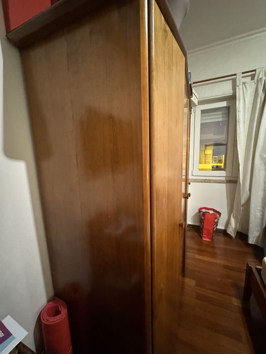 Mobilia quarto comoda 4 gavetas cama 2 mesas cabeceira cama e roupeiro