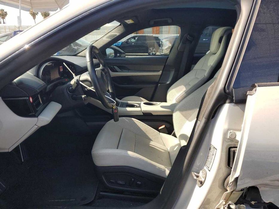 Porsche Taycan Turbo 2021