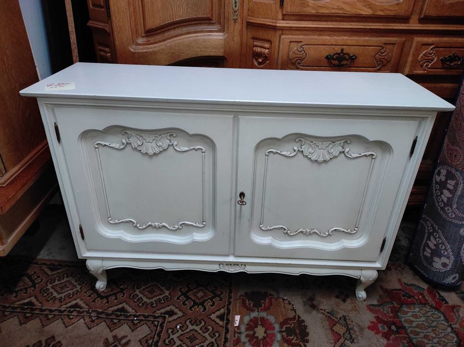 Bardzo ładna komoda stylowa chippendale z Niemiec kolor biały